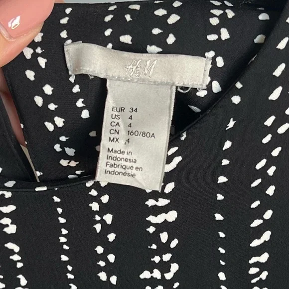 H&M Black and White Patterned Long Sleeve Dress size 4 - Picture 7 of 9